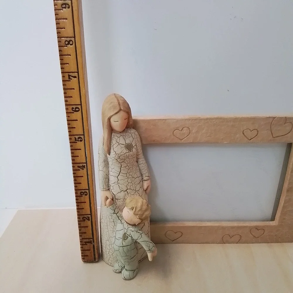 Heart Embracing Mother Child Figurine Picture Photo Frame 2002‎ UDC